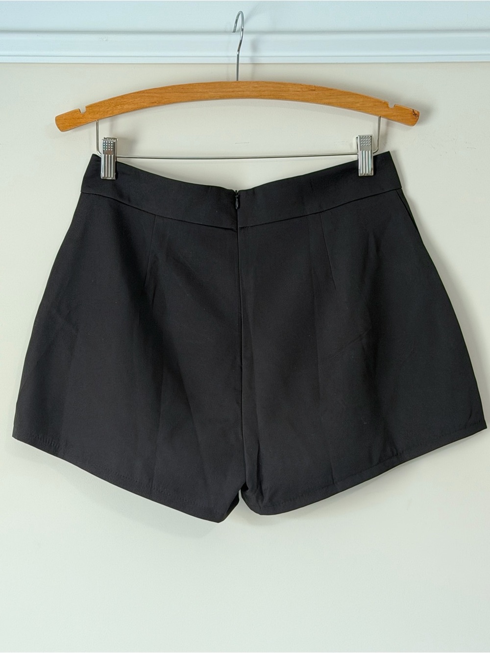 High-Rise Black Sailor-Style Shorts With Gold Button Details - Picture 4 of 6